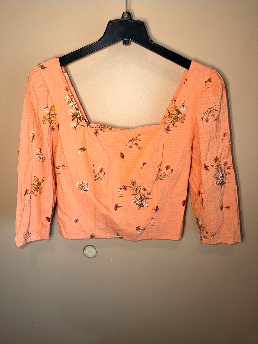 a.n.a A New Approach Women’s Peach Floral Quarter Sleeve Cropped Blouse
